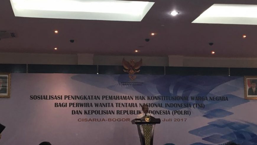 SOSIALISASI PENINGKATAN PEMAHAMAN HAK KONSTITUSIONAL WARGA NEGARA BAGI PERWIRA WANITA TNI DAN POLRI