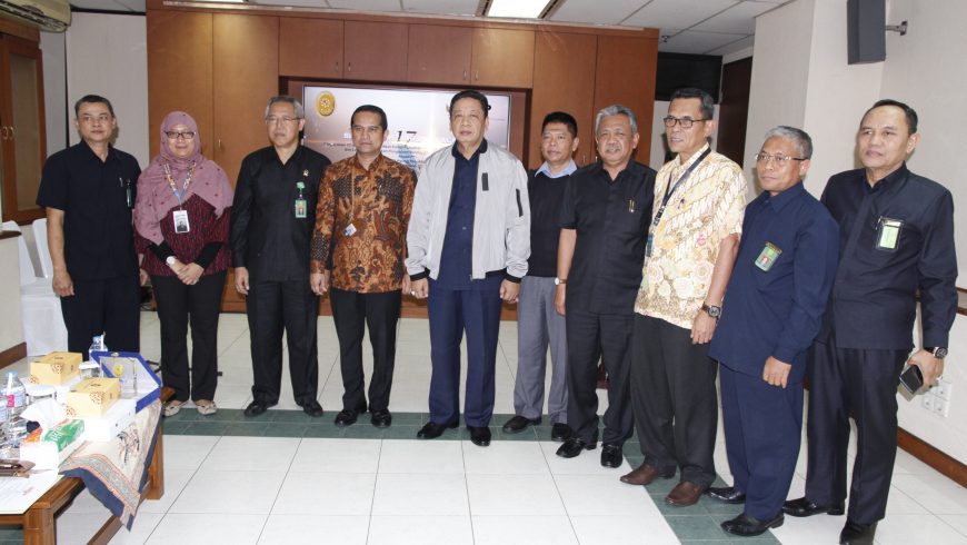 MA RAIH SERTIFIKAT 17 STANDAR LPSE ATAS PEMENUHAN STANDAR LPSE 2014