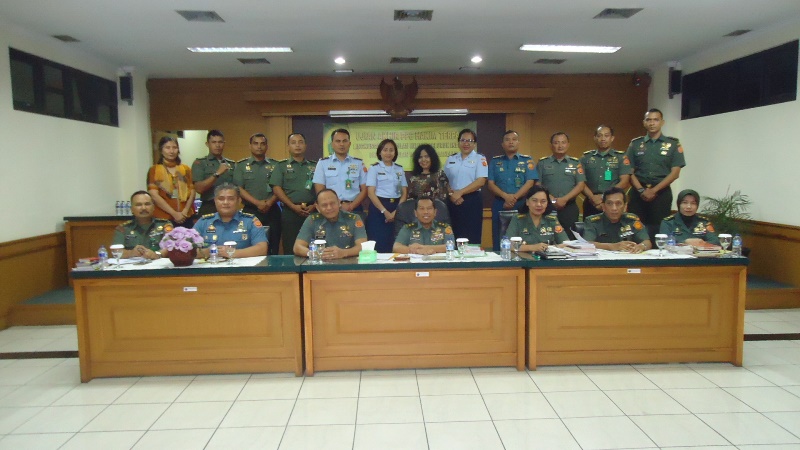UJIAN AKHIR PROGRAM DIKLAT PPC HAKIM TERPADU LINGKUNGAN PERADILAN MILITER SELURUH INDONESIA OLEH KADILMILTAMA MAYJEN TNI AGUS DHANI MD, S.H., M.Hum. BERSAMA TIM MONEV DARI DIRJENBADILMILTUN MARI DAN BADAN LITBANG DIKLAT KUMDIL MARI PADA TANGGAL 8 MARET 2019 DI PENGADILAN MILITER II-09 BANDUNG