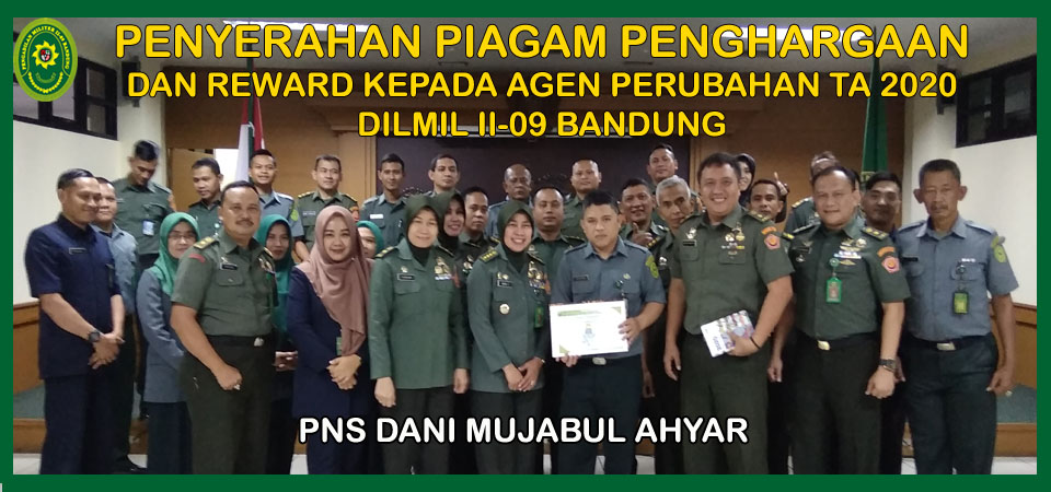 PENYERAHAN PIAGAM PENGHARGAAN DAN REWARD KEPADA AGEN PERUBAHAN TAHUN 2020